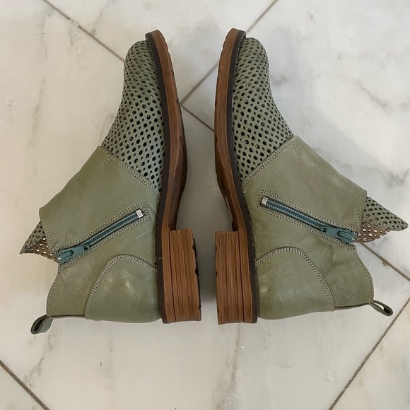 Casta, euro 38 US Women’s 7.5-8, Ravva Sage Green Perforated Leather Ankle Boots - Picture 7 of 10